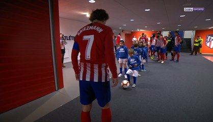La liga - Atlético Madrid : Quand Griezmann s'échauffe avec un jeune