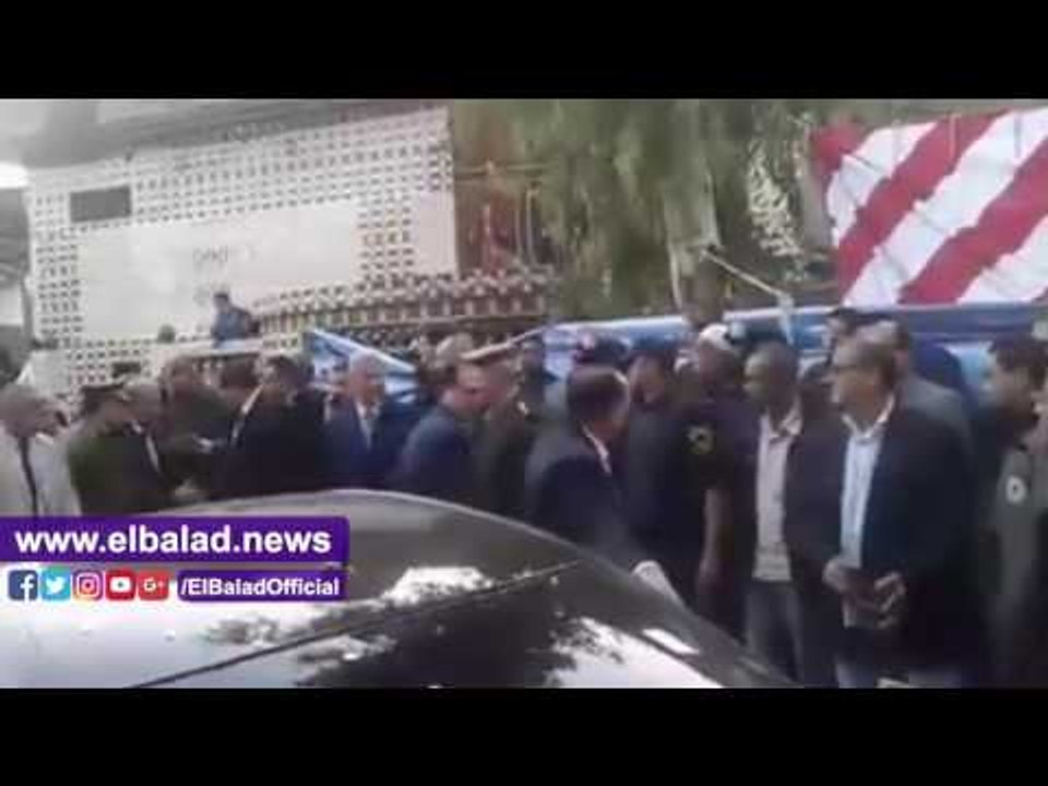 صدى البلد | محافظ الدقهلية يقدم واجب العزاء فى شهيد مصر العقيد"الحديدى"