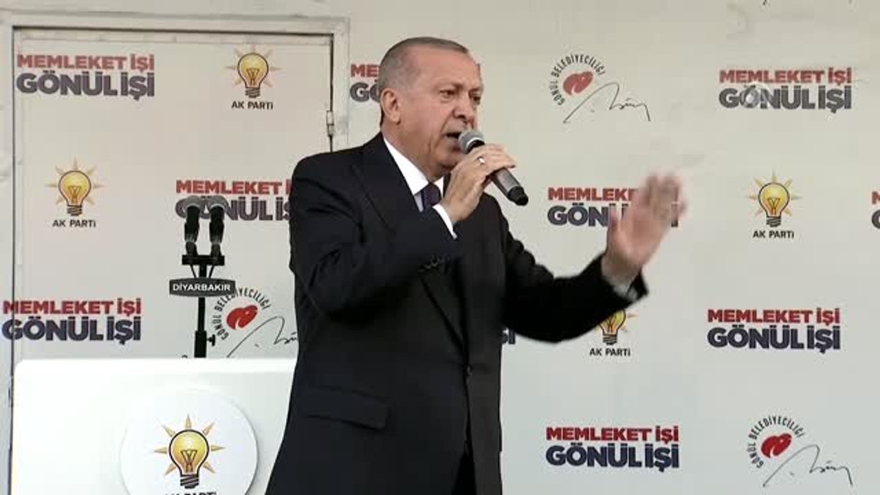 Cumhurbaşkanı Erdoğan: "Diyarbakır'ın Tek İhtiyacı, Bölücü Örgütün Gölgesinin Şehrin Üzerinden...