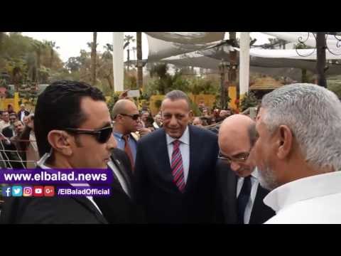 صدى البلد | شاهد .. وزير الزراعة يسدد الكرة بمهرجان زهور الربيع