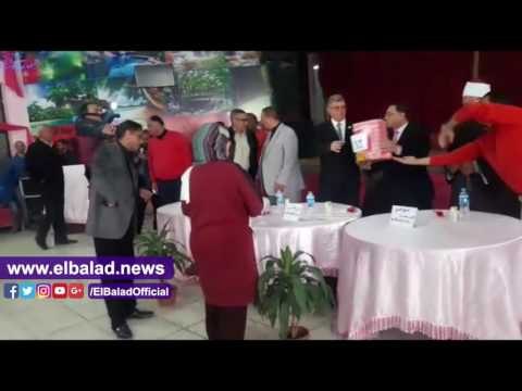 صدى البلد |توزيع شهادات تقدير على الأباء والأمهات المثالية بالمطابع الأميرية