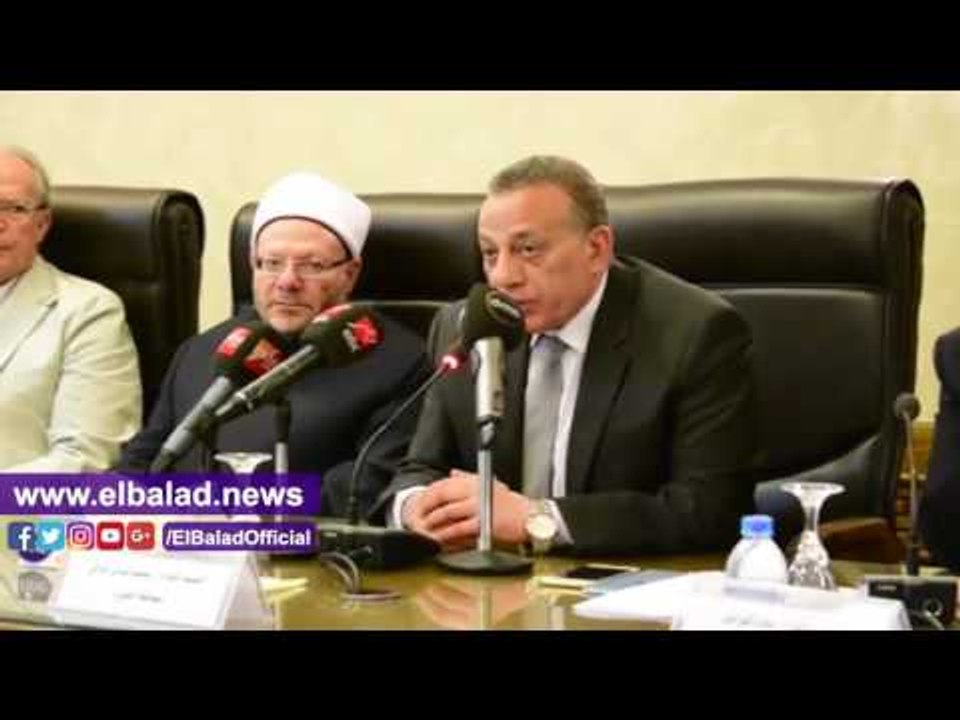 صدى البلد | وزير الأوقاف يشهد توزيع البطاطين عل...