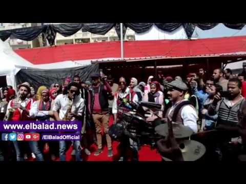 صدى البلد | توافد كبير من المواطنين علي معرض الكتاب بالاسكندرية وسط تشديدات امنية