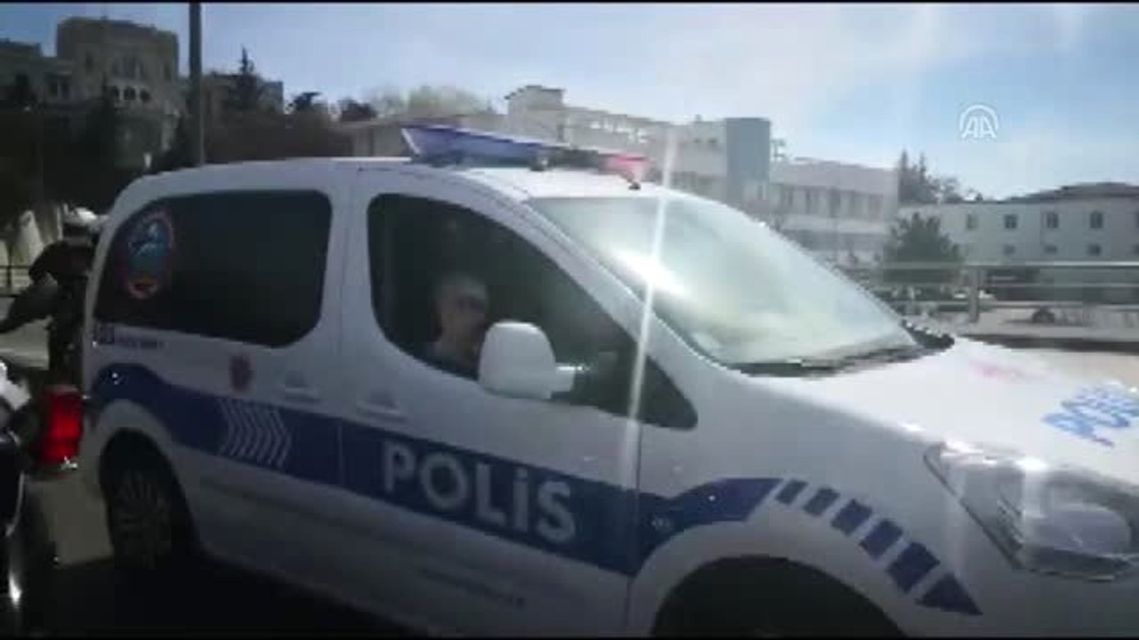 Yunus Polislerden Kanser Hastası Yağmur'a Sürpriz Doğum Günü