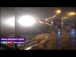 صدى البلد |  انقلاب مقطورة بدائري المعادي وشلل مروري أعلى الطريق