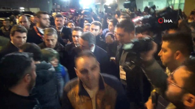 Taraftarlar maç sonunda Ali Koç’u yalnız bırakmadı