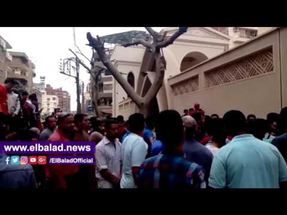 صدى البلد | مواطنون أمام كنيسة مارجرجس بطنطا:«مسلم ومسيحي ايد واحدة»