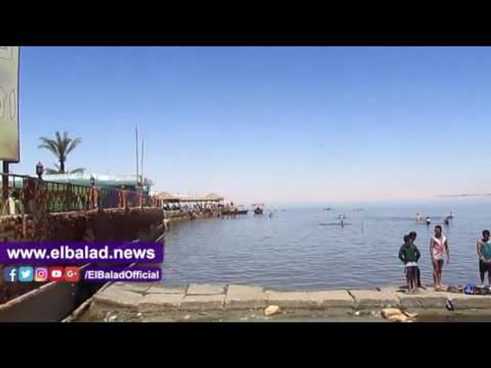 صدى البلد | زحام على شواطئ الغلابة ببحيرة قارون بالفيوم