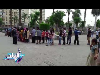 صدى البلد | أمناء المتحف المصرى يستقبلون الزائرين بالملابس الفرعونية