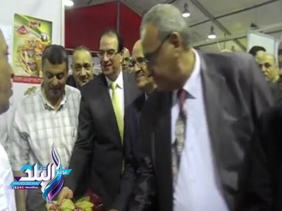 صدى البلد | محافظ الدقهلية يفتتح معرض "اهلا رمضان "بشارع قناة السويس