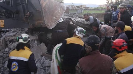 Suriye'de 3 Aylık Bebek Enkazdan Sağ Çıkarıldı