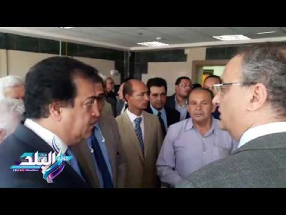 صدى البلد |وزير التعليم العالي يستمع لشكوى أحد...