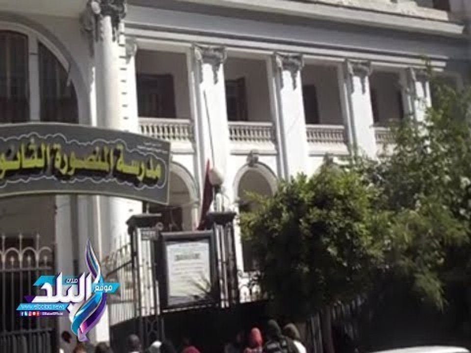 صدى البلد |  ولي أمر من أمام لجنة بالدقهلية: «متفائلة بالبوكليت»
