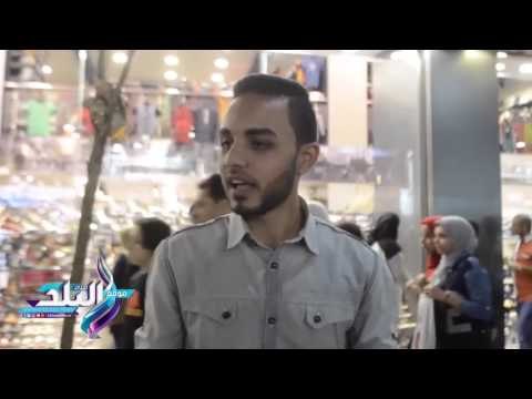 صدى البلد | الاسر المصرية تتوافد علي وسط البلد لشراء مستلزمات العيد الاسعار غالية بس لازم نفرح