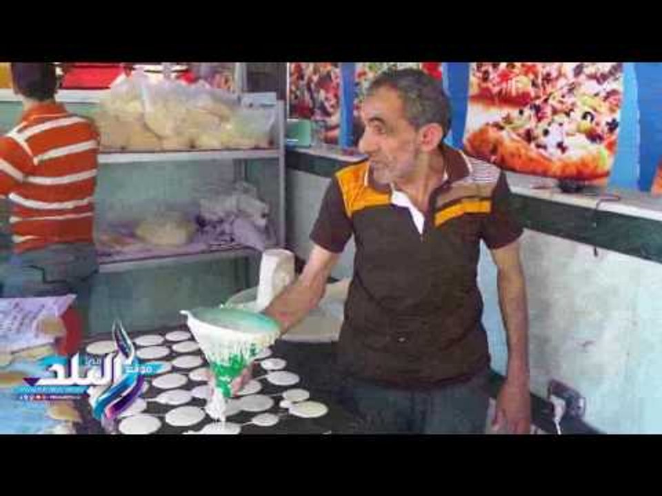 صدى البلد | «العم لطفى أبو أحمد» أقدم صانع قطاي...