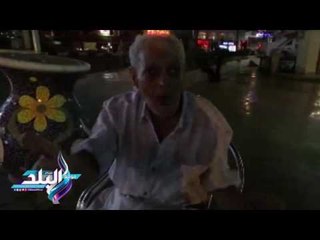 «سيد المصري» موسيقار عجوز قاد ثورة 30 يونية بجنوب سيناء بـ"العود".. فحرر له حي "خليج نعمة" محضر تسول