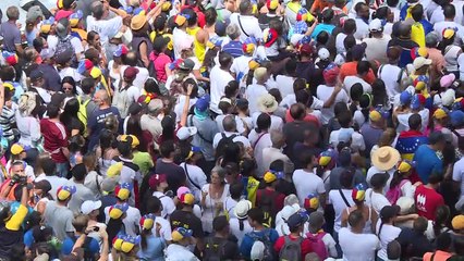 Guaidó aumenta pressão sobre Maduro