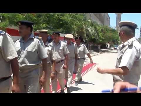 صدى البلد | محافظ الفيوم يتلقى العزاء من الضباط فى شهيد الأرهاب بالعريش