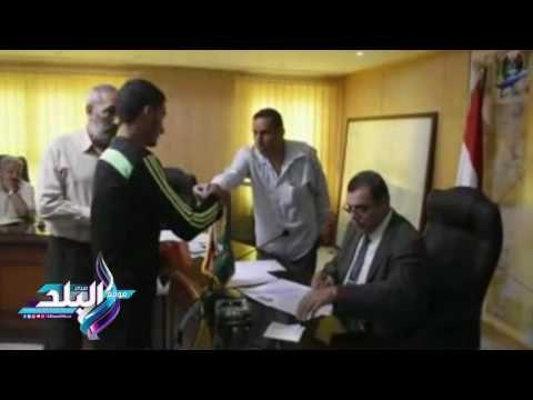 صدى البلد | محافظ الفيوم يوجه بتوفير فرص عمل للشباب، ودعم أسر الشهداء