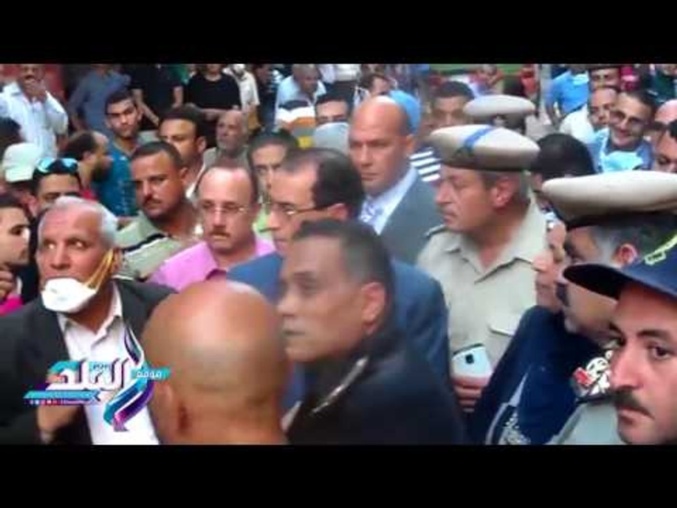 صدى البلد | محافظ الدقهلية يتفقد موقع حادث انهيار عقار