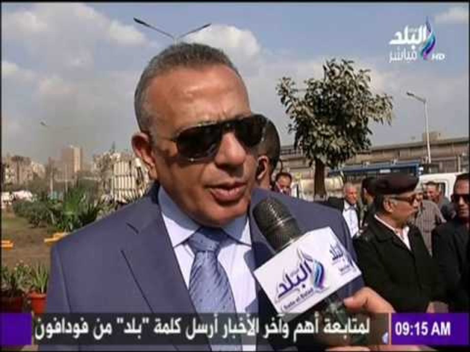 محافظ الجيزة يوزع معدات نظافة جديدة بحي العمرانية
