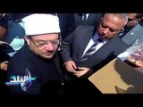 صدى البلد | وزير الاوقاف يفتتح مسجد ويوزع لحوم الاضاحي بالشرقية