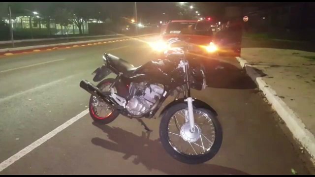 Motociclista se fere ao atingir traseira de veículo na Av. Tito Muffato