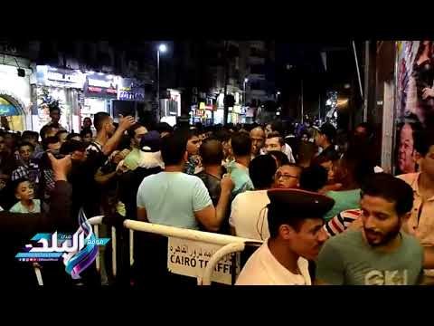 صدى البلد | الشرطة النسائية تشارك فى تأمين وتنظيم الدخول لدور العرض بوسط البلد