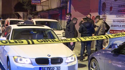 Bağcılar'da park halindeki 2 araç kurşunlandı - İSTANBUL