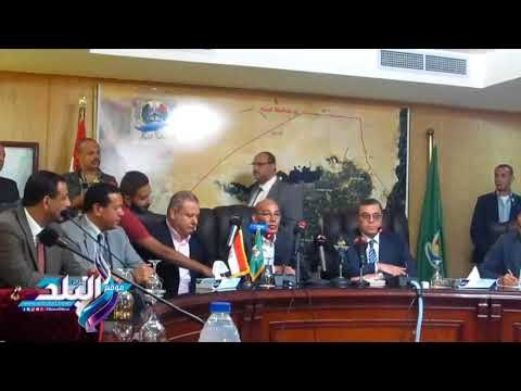 صدى البلد | وزير الزراعة أنا سعيد لماشاهدته على الطرق لجنى القطن أثناء زيارتى للفيوم