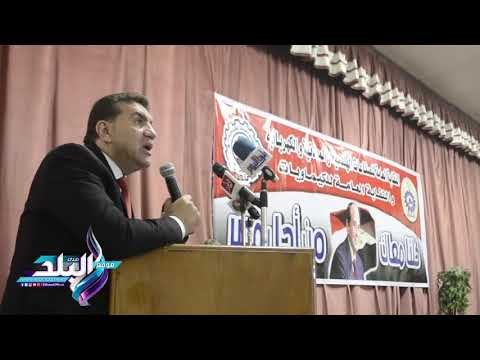 صدى البلد | مظاهرة عمالية فى حب السيسي .. عمال مصر يوقعون كلنا معاك من اجل مصر