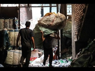 صالة التحرير - نقيب الزبالين يفجر مفاجأة في "كشك القمامة"