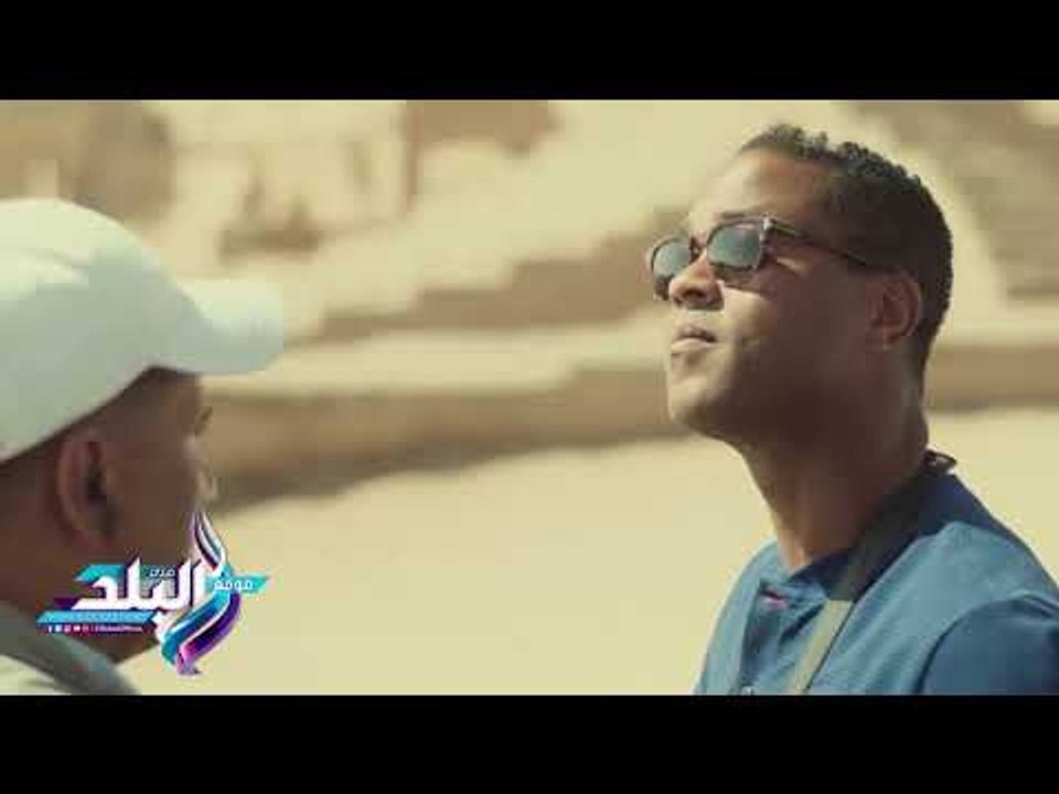 صدى البلد | كلايفرت نجم برشلونة يزور الأهرامات وأبو الهول