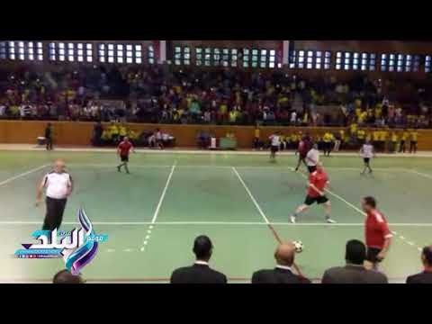 صدى البلد | سفير النمسا يقود فريق بلاده في مباراة كرة قدم بجامعة أسيوط
