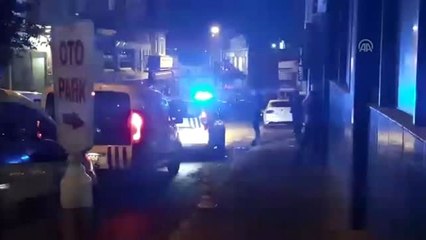 Fatih'te Polis, Tartıştığı İş Yeri Sahibini Silahla Vurdu