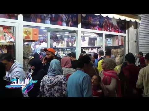 صدى البلد | إقبال كثيف على شراء حلوى المولد بوسط البلد