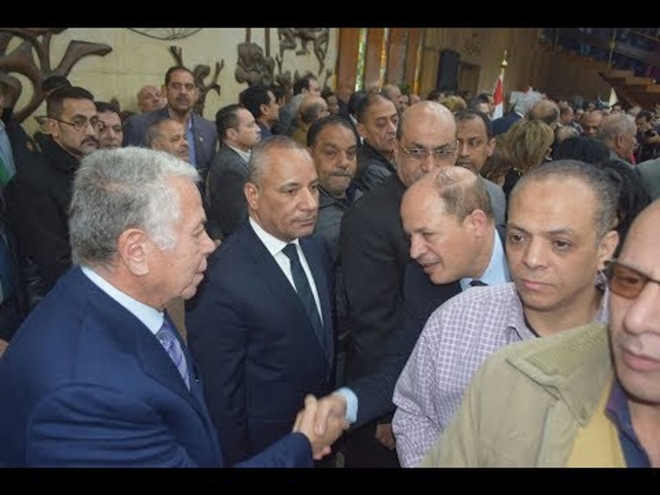 صدى البلد | توافد الصحفيين على "الأهرام" لتشييع جنازة إبراهيم نافع