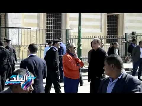 صدى البلد | شاهد رد فعل فاروق الفيشاوى اثناء جنازة الفنانة شادية