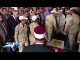 صدى البلد | محافظ الفيوم يتقدم مشيعى جنازة شهيد الارهاب بالعريش