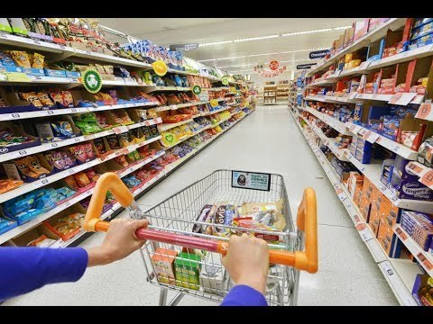 صدى البلد | التجار عن وضع الأسعار على السلع : فى مصلحة المواطن