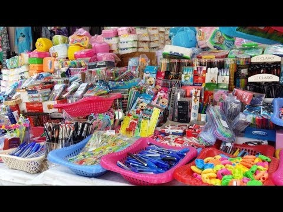 صدى البلد | الفجالة.. قبلة المستلزمات الدراسية تشهد اقبال ضعيف مع انطلاق الترم الثانى