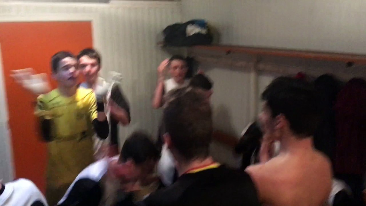 ON CHANTE ENCORE ET ENCORE CHEZ LES U17B. Vidéo...