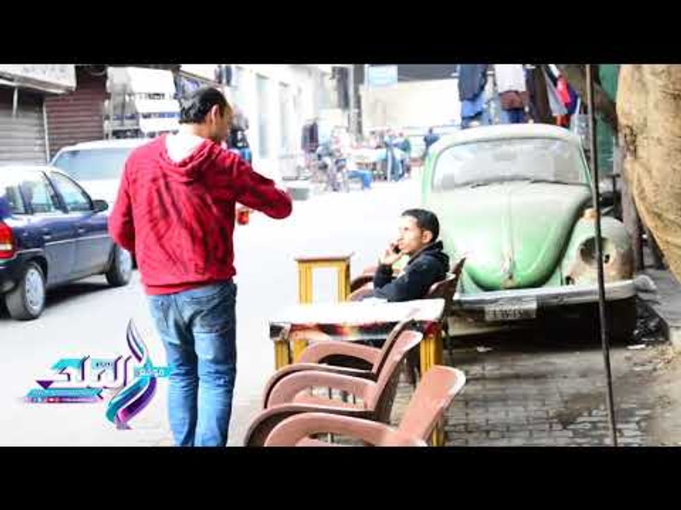 صدى البلد |  شاهد .. قهوجى بدرجة بكالوريوس ينصح الشباب "العمل فى القهوة أفضل من الجلوس عليها