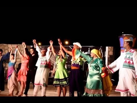 صدى البلد | مجدى حجازى يلتقى ويكرم أعضاء الفرق المشاركة بمهرجان أسوان الدولى