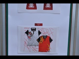 صدى البلد | البيت الروسي للمشجع المصري يستعرض "قميص" المنتخبات