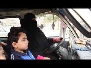 صدى البلد | ست ب 100 راجل .. الحاجة "سهير" تقود سيارة لتوصيل الأطفال لمدارسهم بعد وفاة زوجها