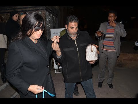 صدى البلد | طلعت زكريا يستقبل المعززين في وفاة شقيقتة