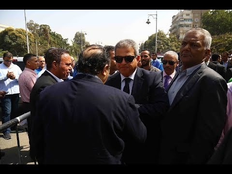 صدى البلد | وزير الرياضة يشارك في تشييع جنازة سمير زاهر