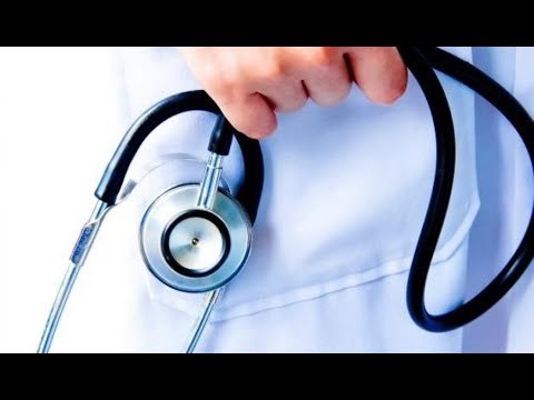 صدى البلد | ملاك الرحمة ...طبيب يخصص عيادتة لعلاج غير القادرين بالمجان