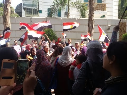 صدى البلد | طوابير من الناخبين للادلاء باصواتهم بمسقط راس السيسي